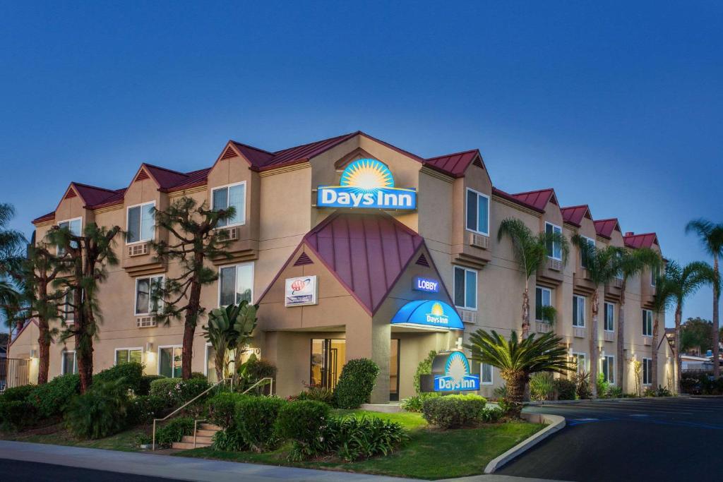 Days Inn by Wyndham Carlsbad Main image 1